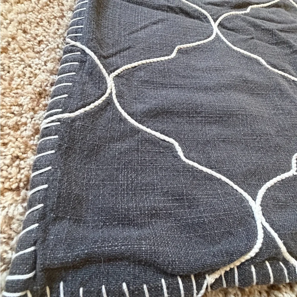 Pottery Barn 22x22 pillow cover Moroccan tile embroidered gray white quatrefoil